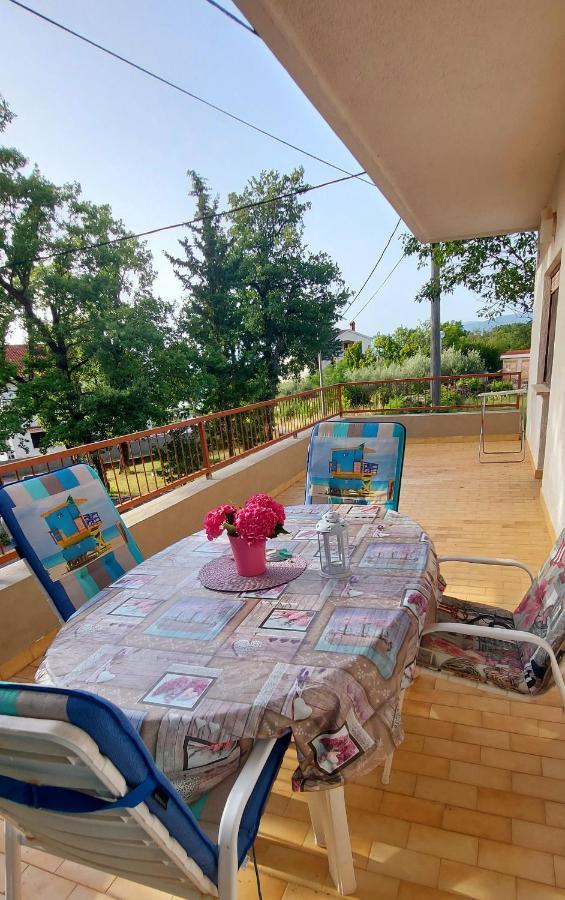 Dobrinj Apartment Luka מראה חיצוני תמונה